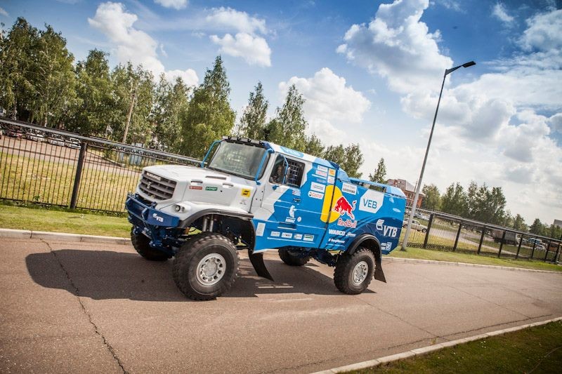 Новый гоночный КамАЗ: капотная компоновка и кабина Mercedes