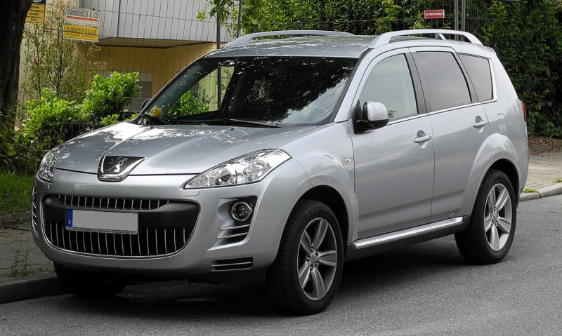 Автомобиль Peugeot 4007