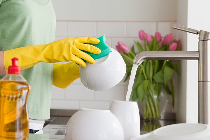 Какие средства помогут быстро вымыть посуду