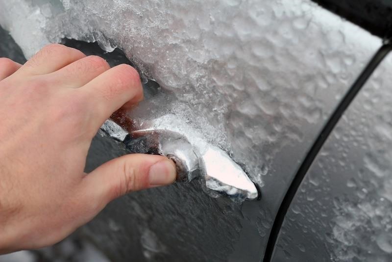 9 Tricks to Keep Your Car Functioning in Freezing Temperatures