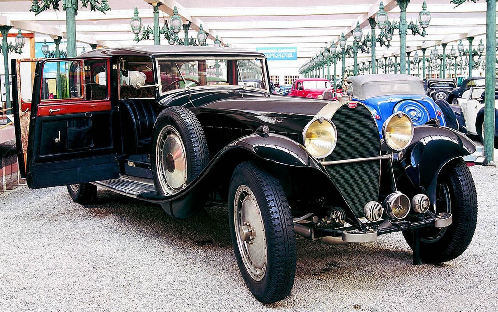 Самый крупный и дорогой лимузин Bugatti-41 Royal. 1933 год (фото автора)