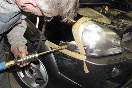 Иногда кузовной ремонт автомобиля требует дорогостоящего оборудования