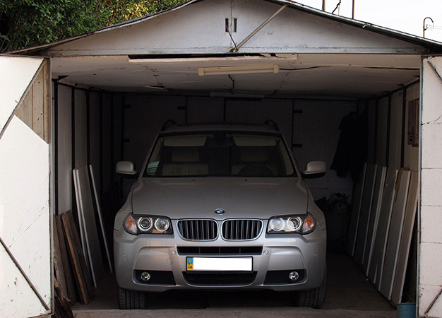 BMW в гараже