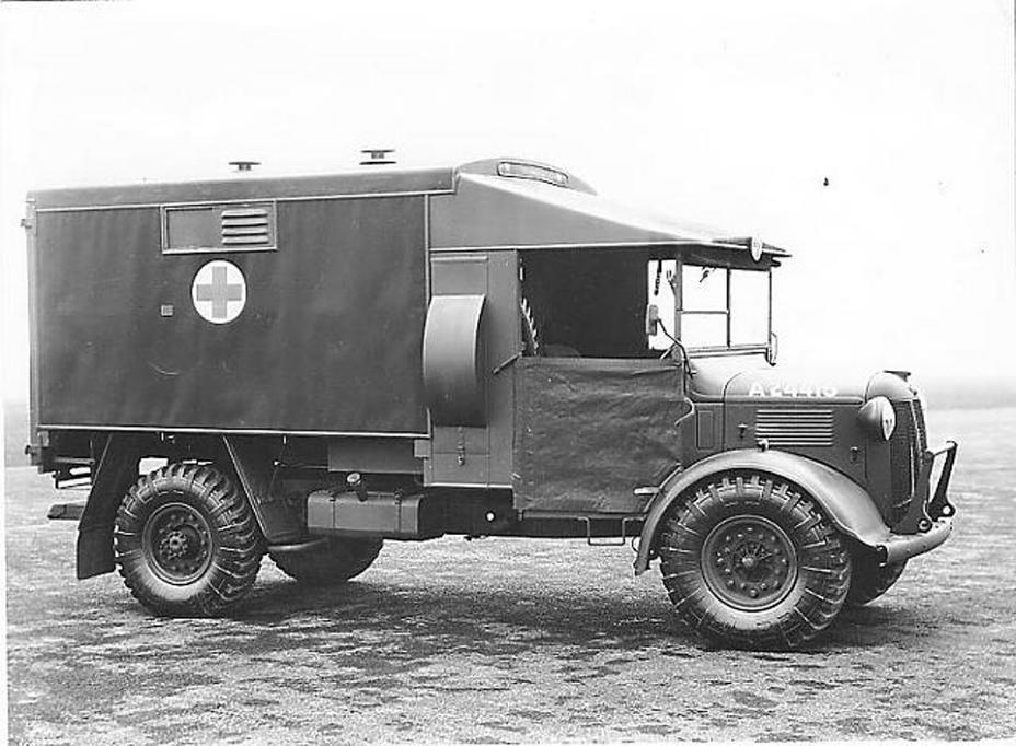 ​Austin K2/Y, Великобритания. Медицинский автомобиль на базе грузовика Austin K30. Грузовики семейства Austin K30/К2/К3/К4 с колёсной формулой 4×2 и грузоподъёмностью от 1,5 до 3 тонн выпускались для британской армии с 1939 года. Они оснащались двигателями мощностью 60–63 л.с. - Рабочие лошадки Второй мировой 